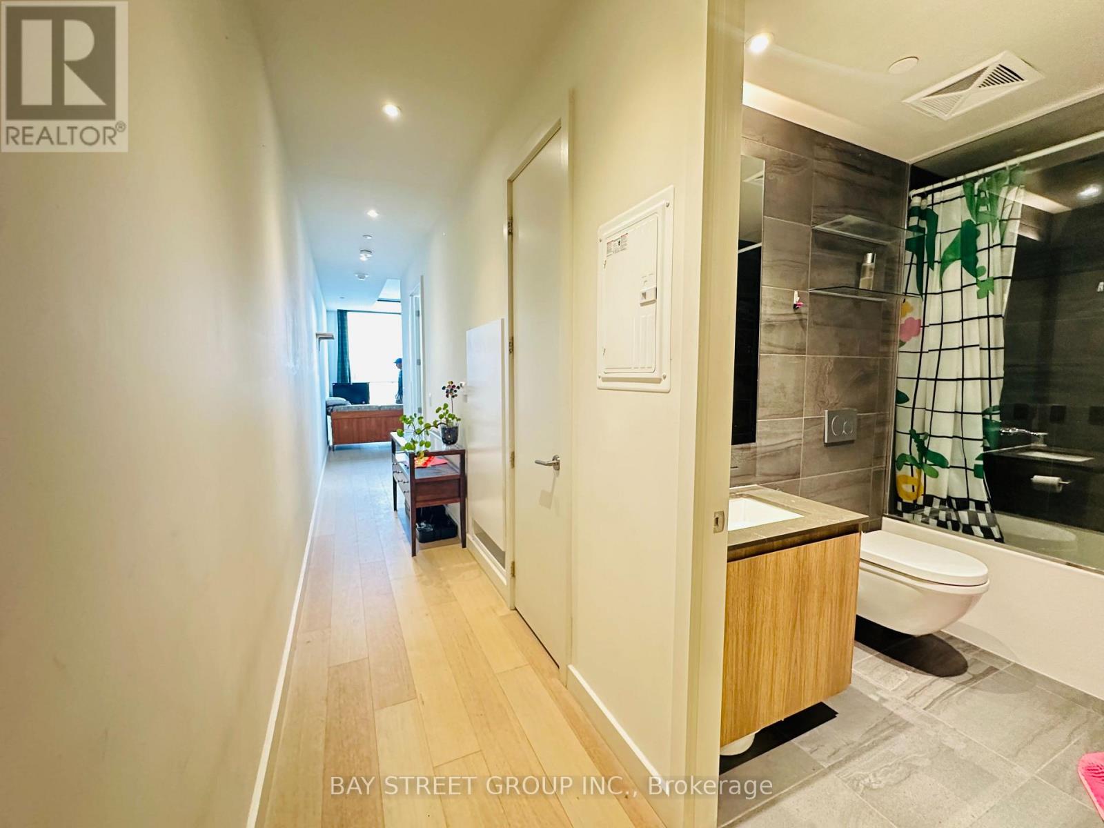 2207 - 81 Wellesley Street E, Toronto (church-yonge Corridor), Ontario