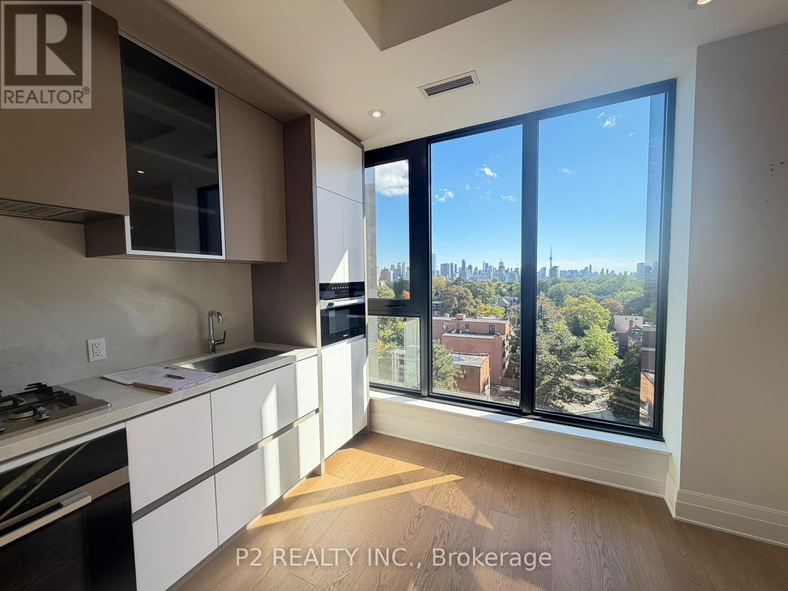 806 - 2 Forest Hill Road, Toronto (casa Loma), Ontario