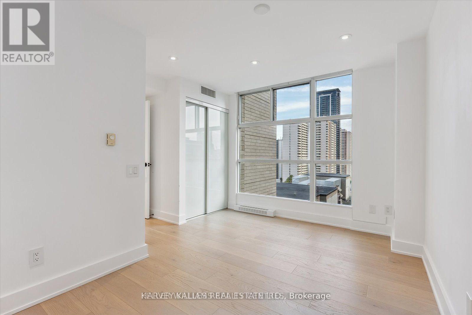 Ph03 - 409 Bloor Street W, Toronto (rosedale-moore Park), Ontario