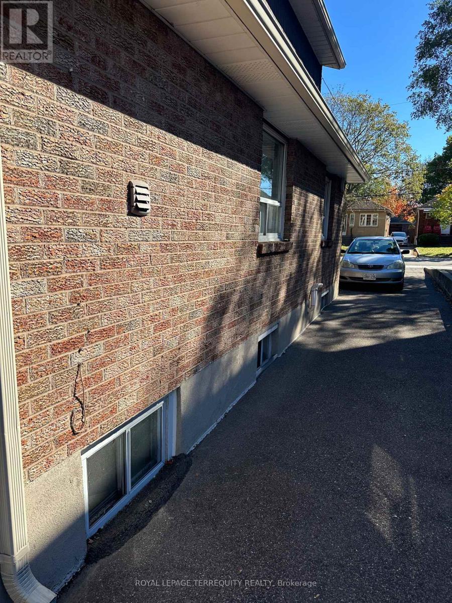 1052 Glengrove Avenue, Toronto (yorkdale-glen Park), Ontario