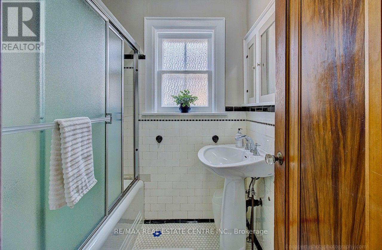 194 Lawrence Avenue E, Toronto (lawrence Park North), Ontario
