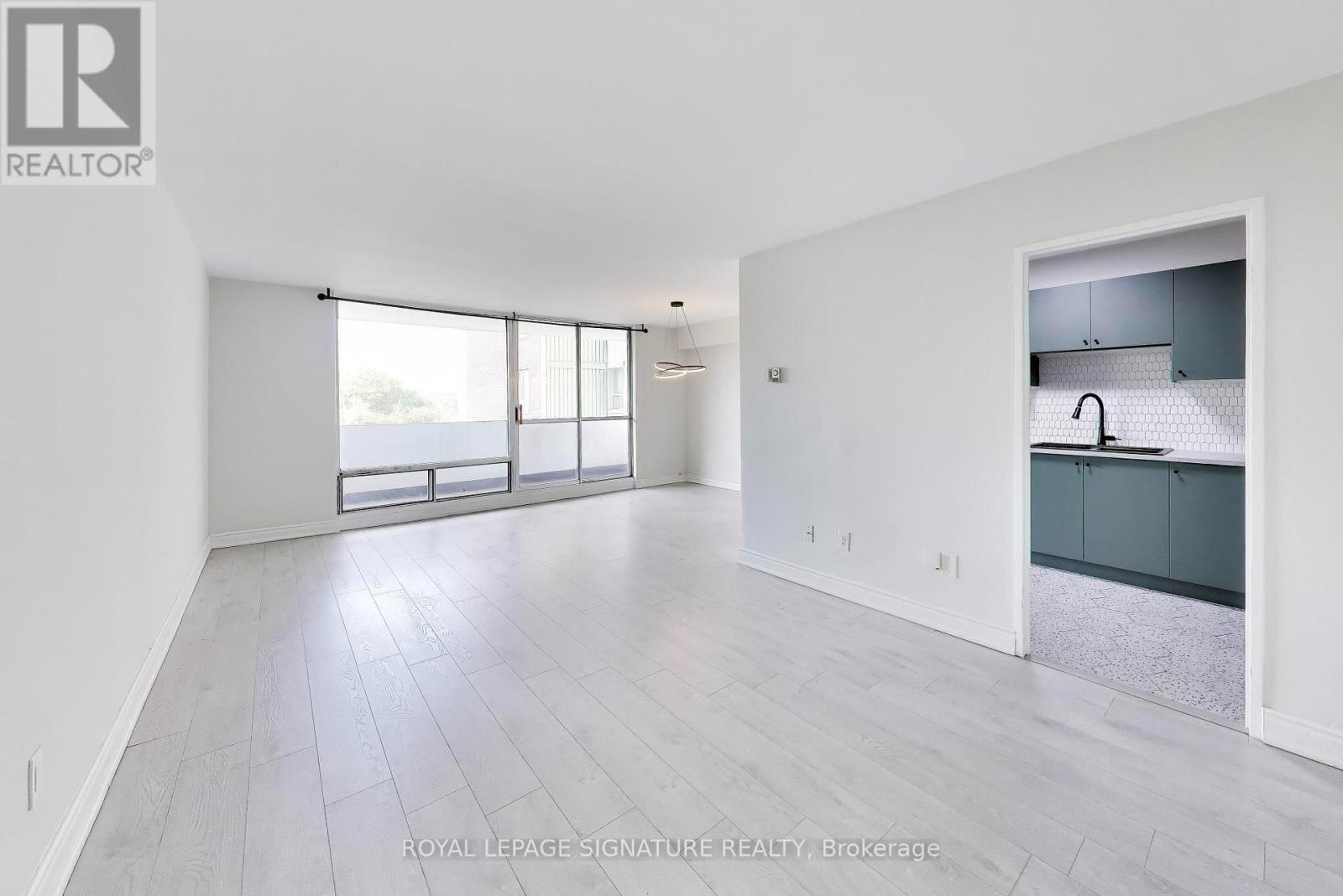 408 - 1 Massey Square, Toronto (crescent Town), Ontario