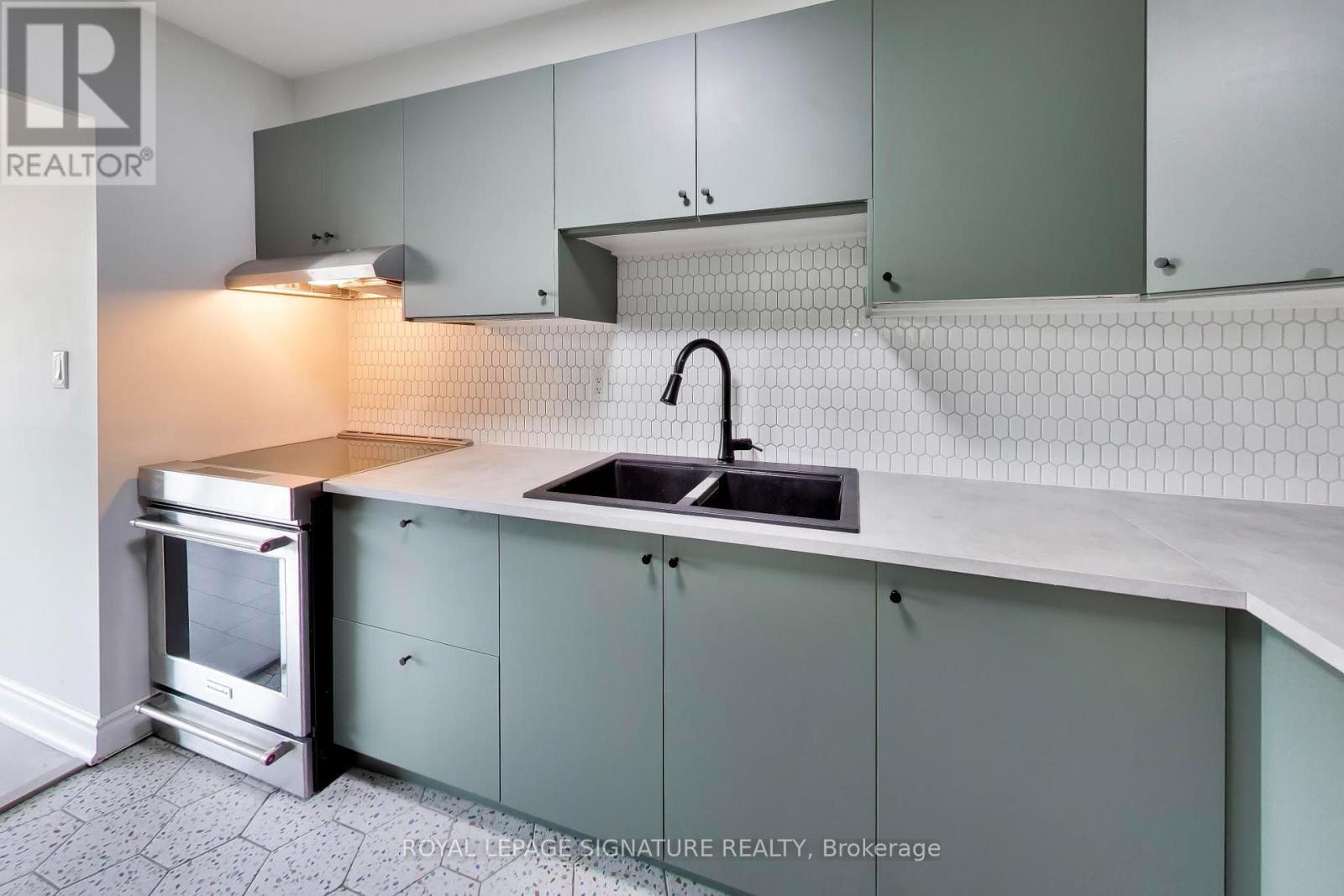 408 - 1 Massey Square, Toronto (crescent Town), Ontario