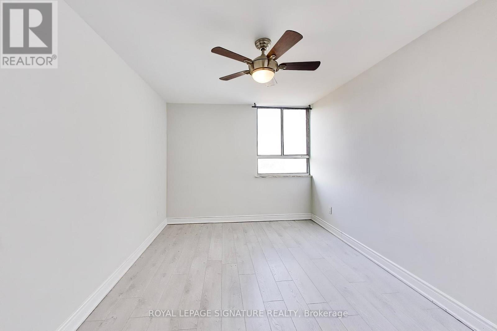 408 - 1 Massey Square, Toronto (crescent Town), Ontario
