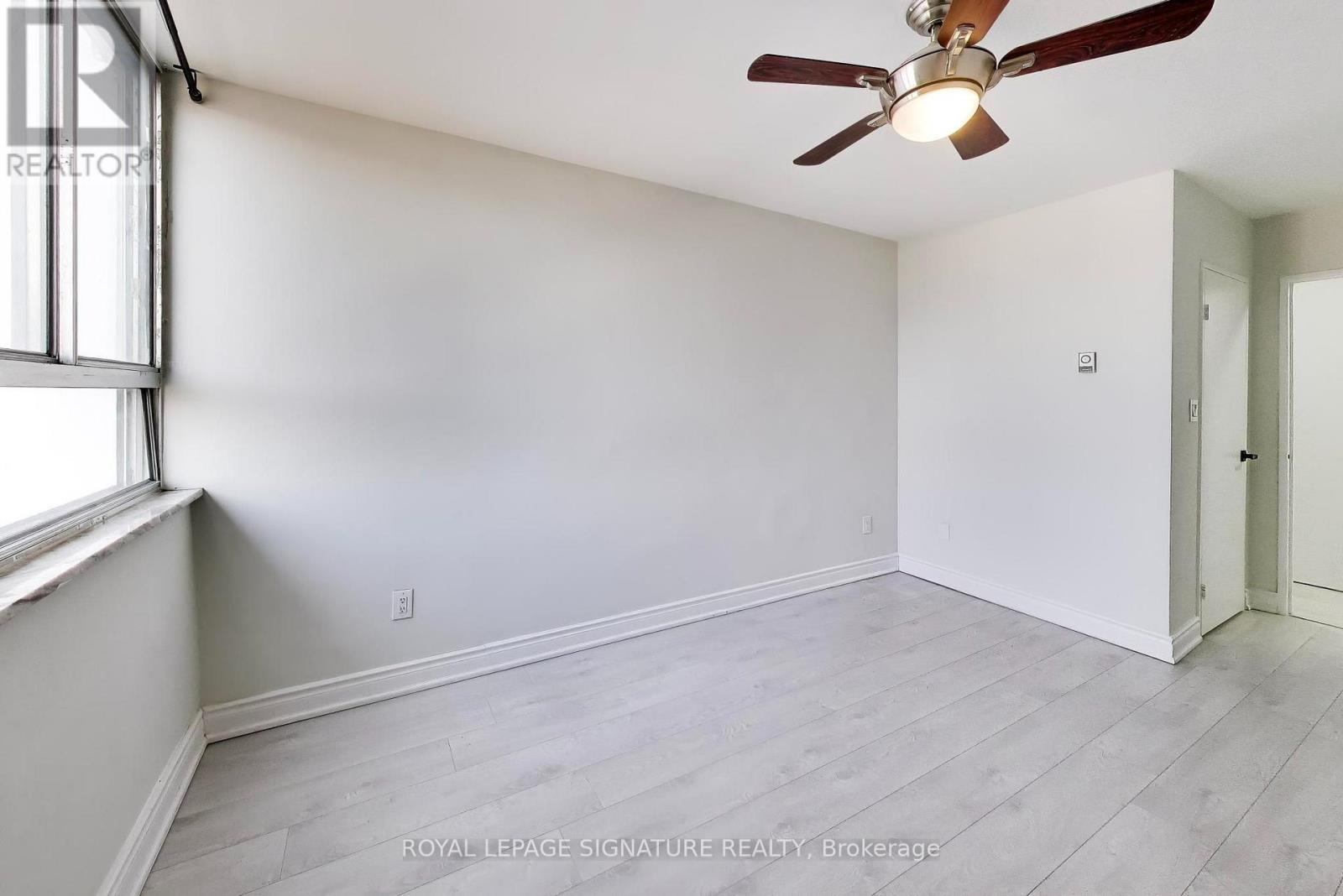 408 - 1 Massey Square, Toronto (crescent Town), Ontario