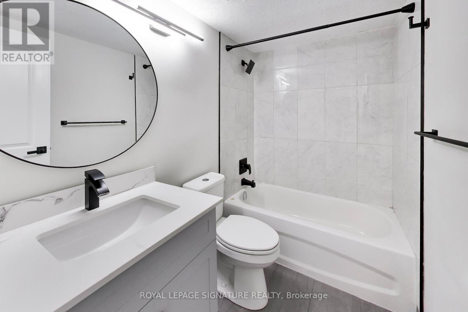 408 - 1 Massey Square, Toronto (crescent Town), Ontario