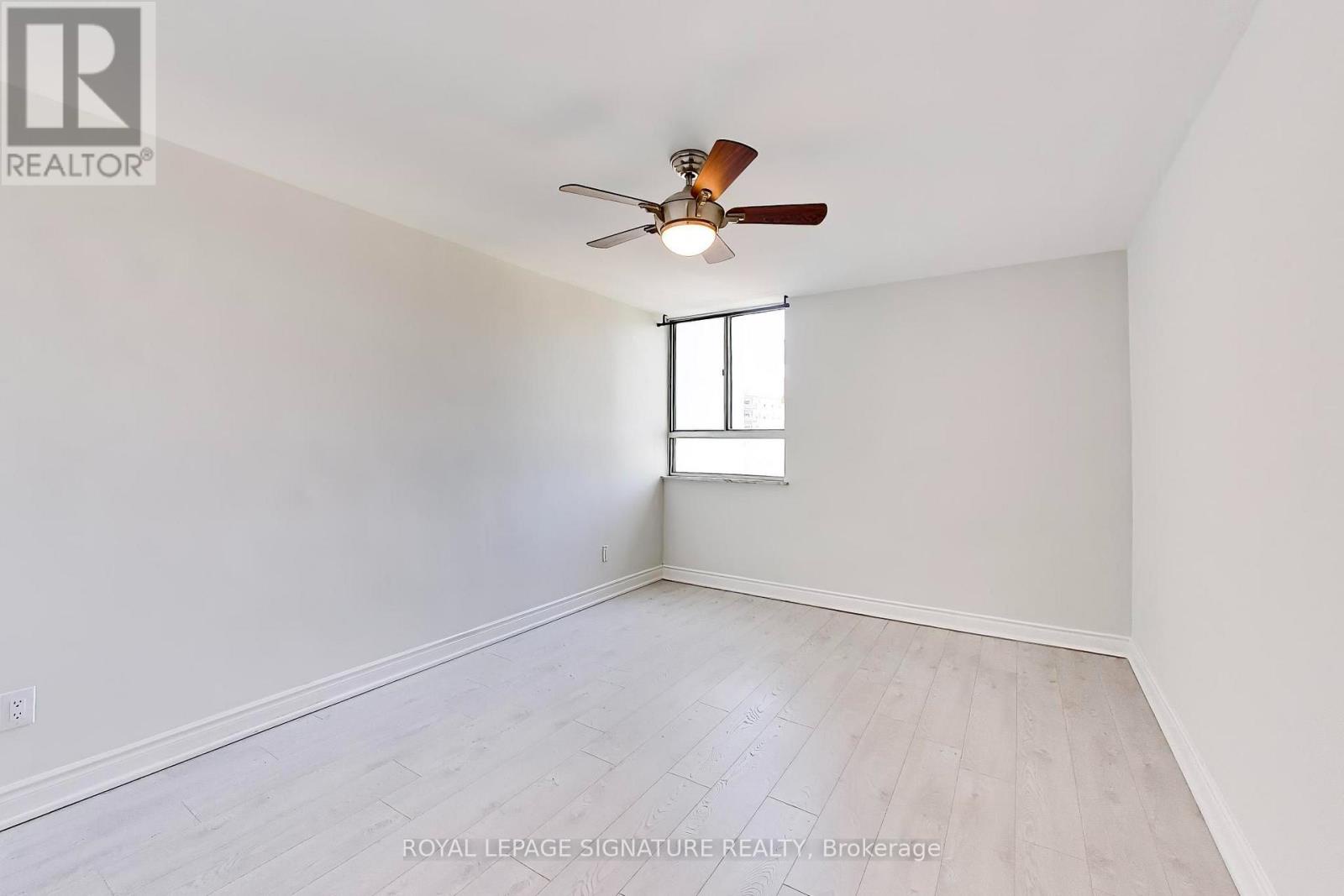 408 - 1 Massey Square, Toronto (crescent Town), Ontario