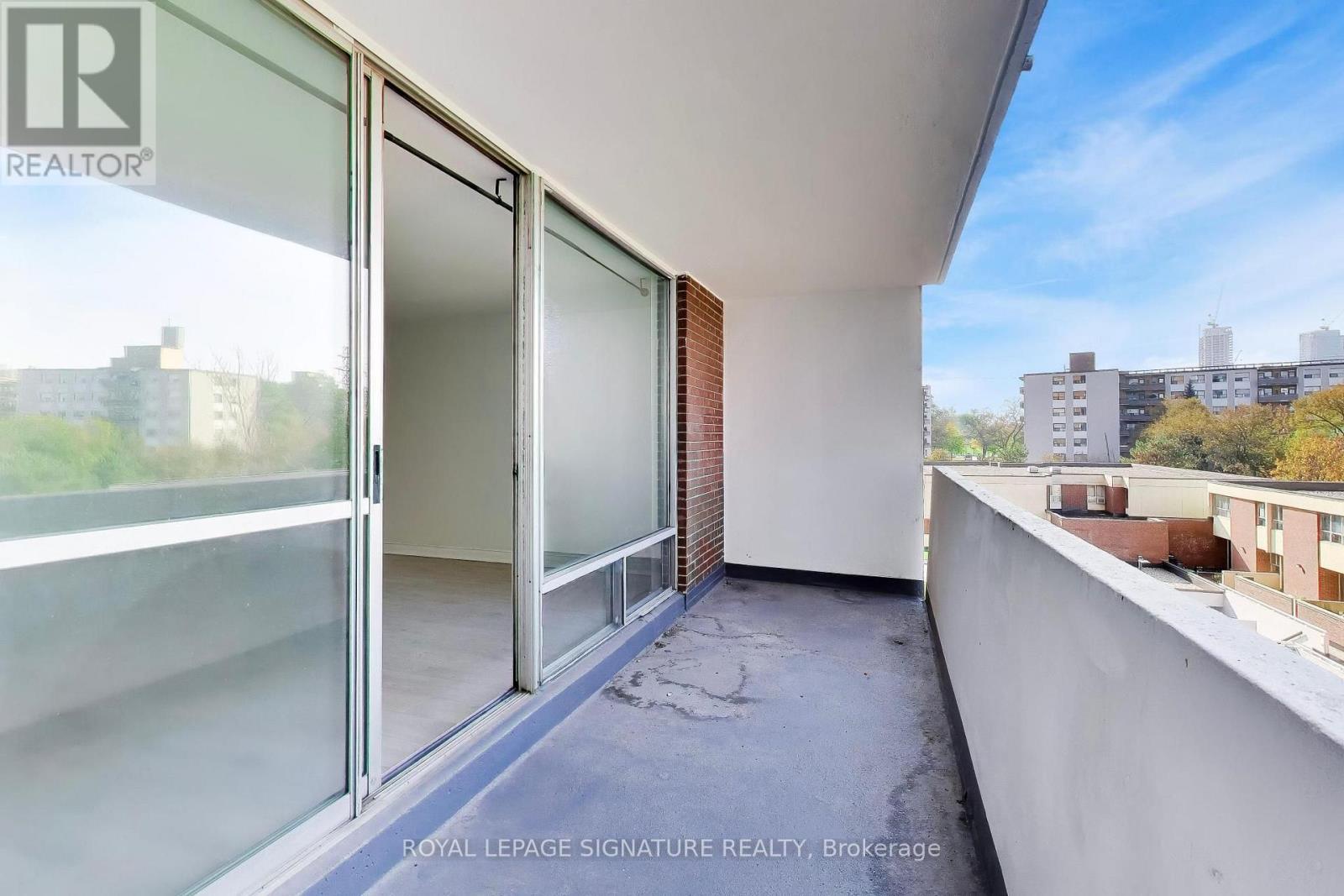 408 - 1 Massey Square, Toronto (crescent Town), Ontario