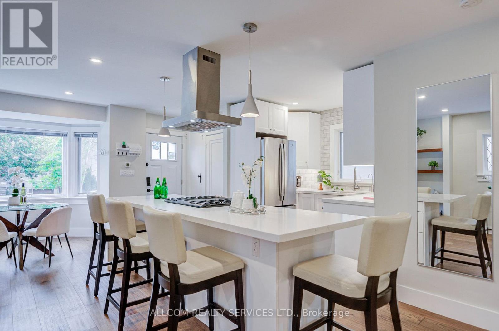 164 Glenvale Boulevard, Toronto (leaside), Ontario