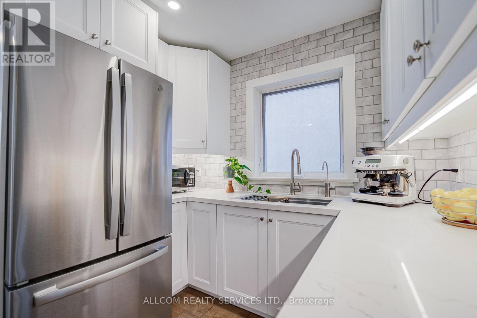 164 Glenvale Boulevard, Toronto (leaside), Ontario
