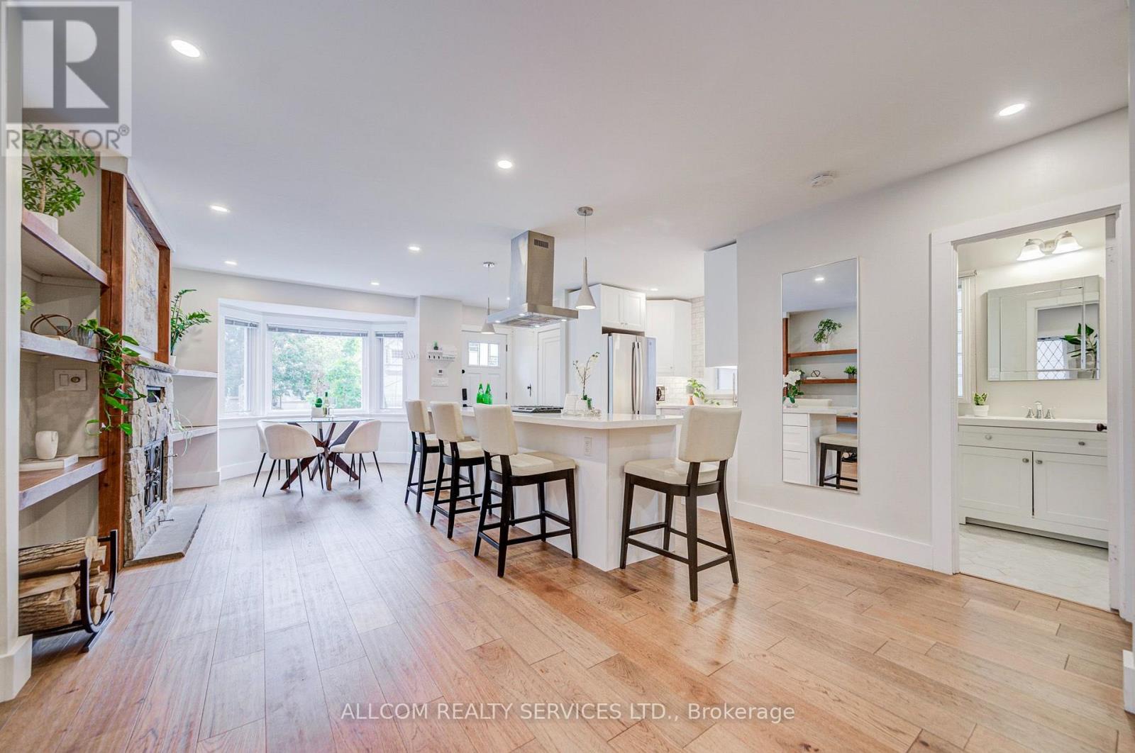 164 Glenvale Boulevard, Toronto (leaside), Ontario