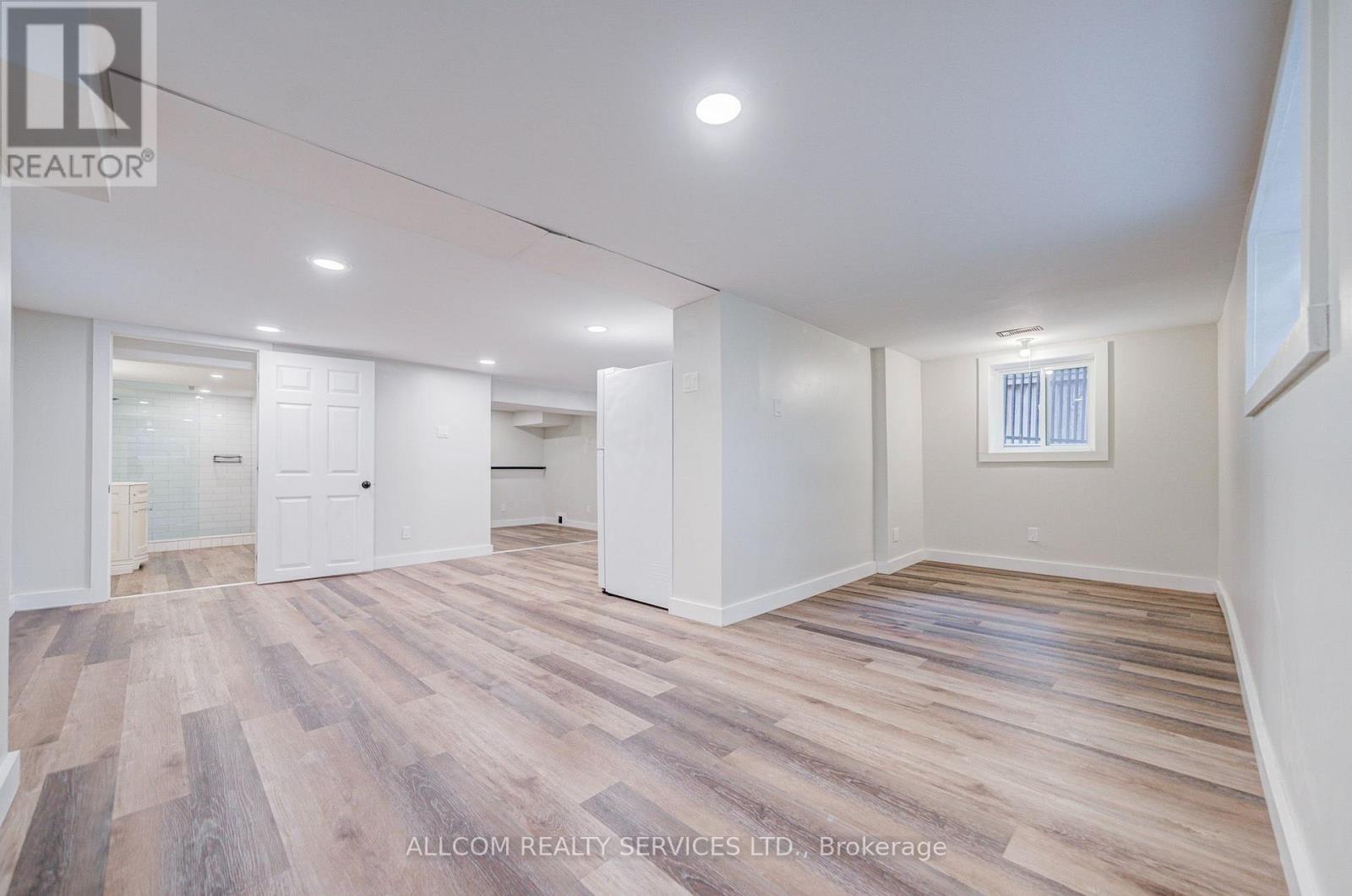 164 Glenvale Boulevard, Toronto (leaside), Ontario