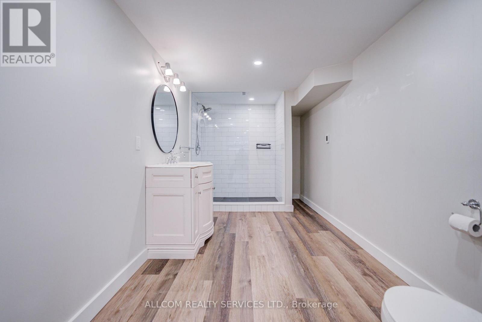 164 Glenvale Boulevard, Toronto (leaside), Ontario