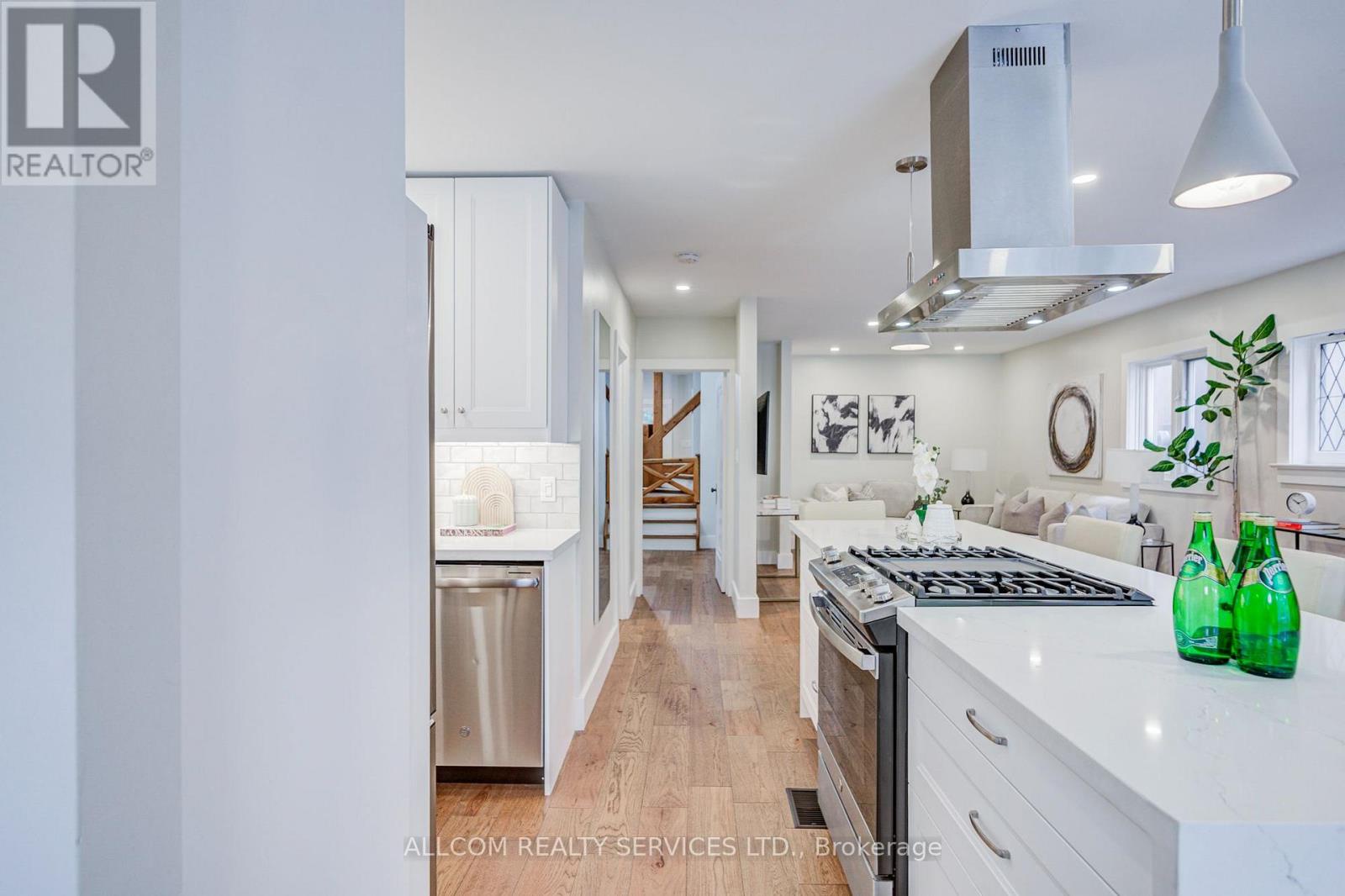 164 Glenvale Boulevard, Toronto (leaside), Ontario