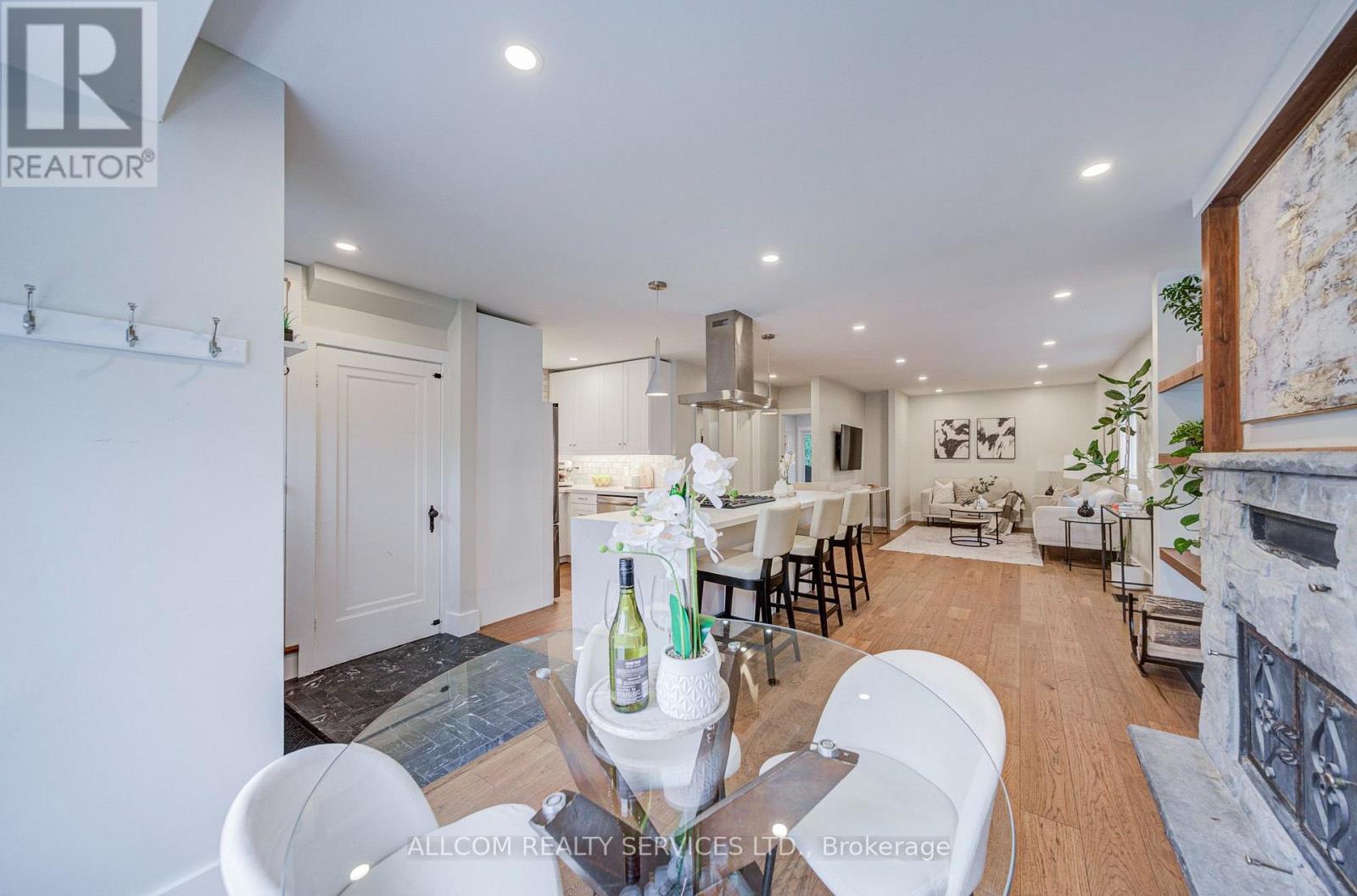 164 Glenvale Boulevard, Toronto (leaside), Ontario