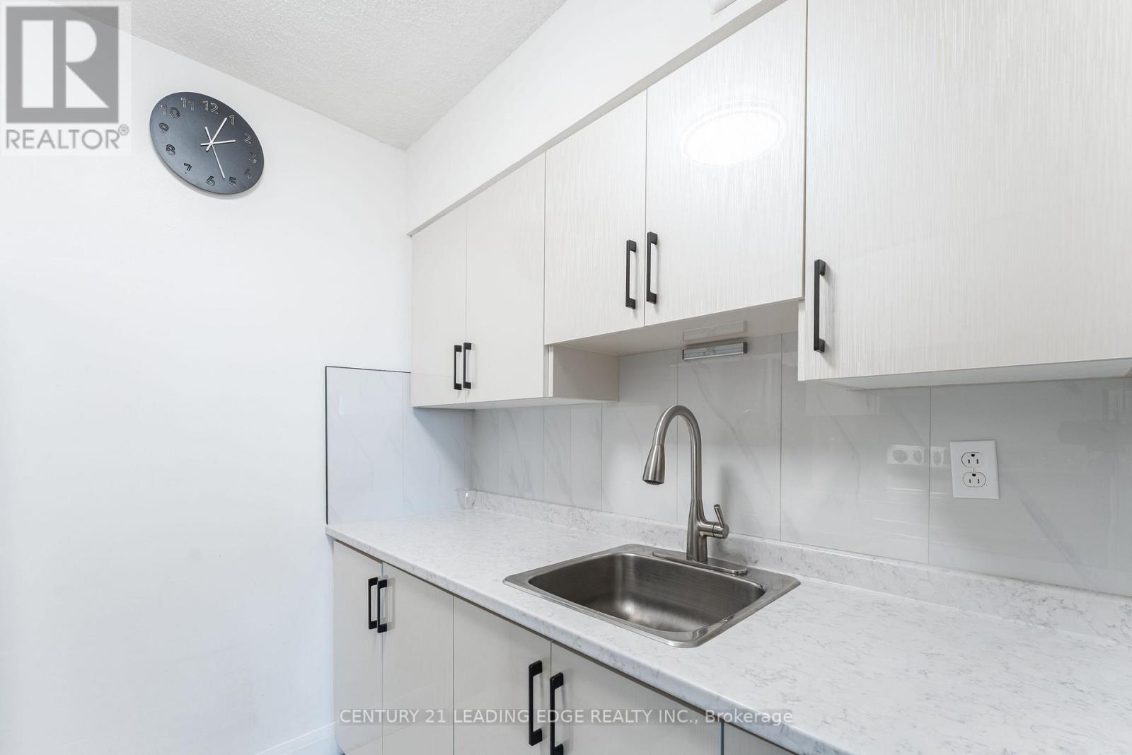 611 - 940 Caledonia Road, Toronto (yorkdale-glen Park), Ontario