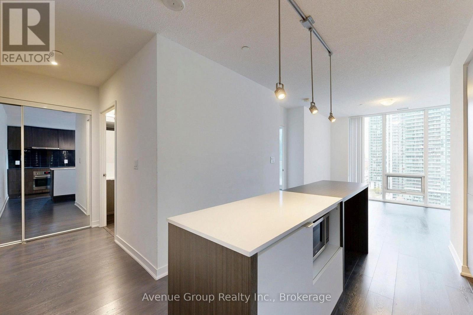 1705 - 100 Harbour Street, Toronto (waterfront Communities), Ontario