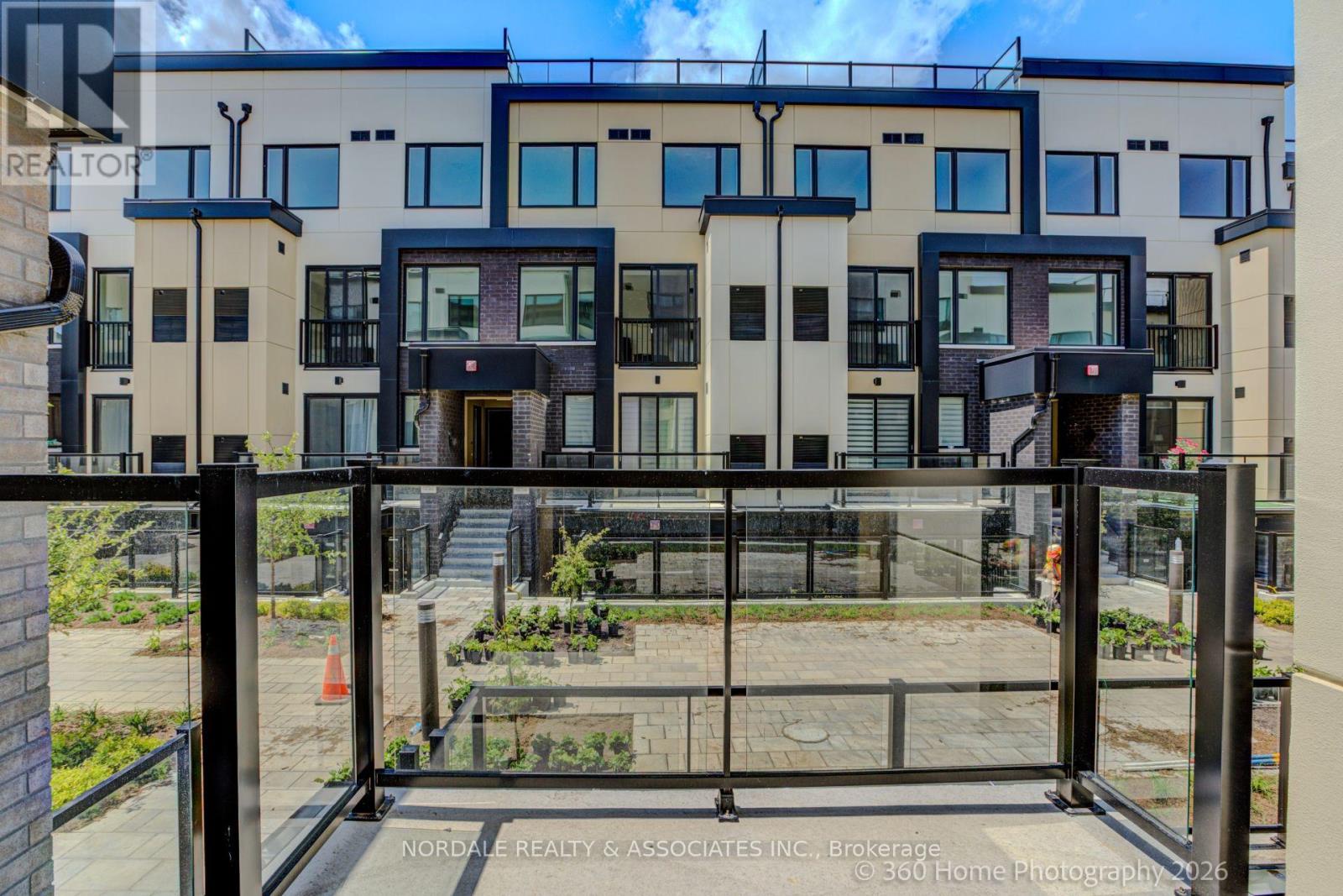 B215 - 1680 Victoria Park Avenue, Toronto (victoria Village), Ontario