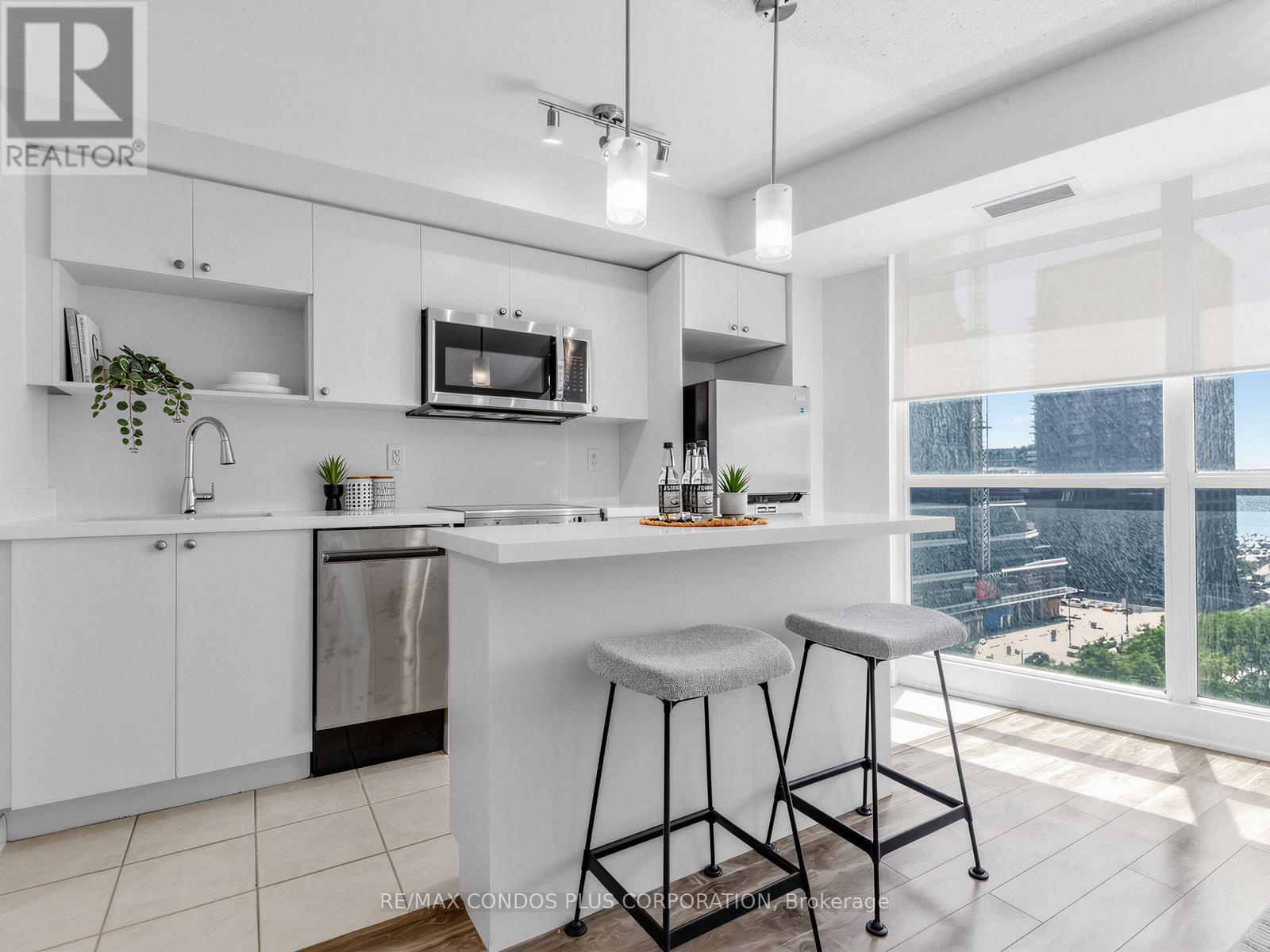 1012 - 18 Yonge Street, Toronto (waterfront Communities), Ontario