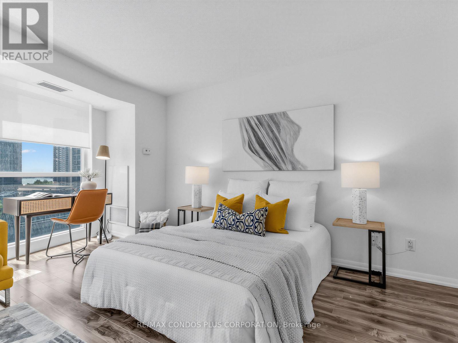 1012 - 18 Yonge Street, Toronto (waterfront Communities), Ontario