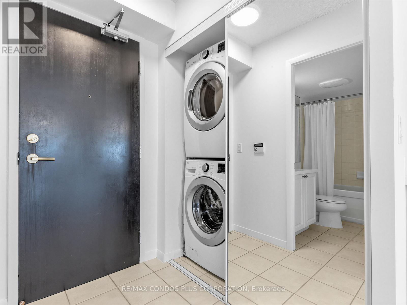1012 - 18 Yonge Street, Toronto (waterfront Communities), Ontario