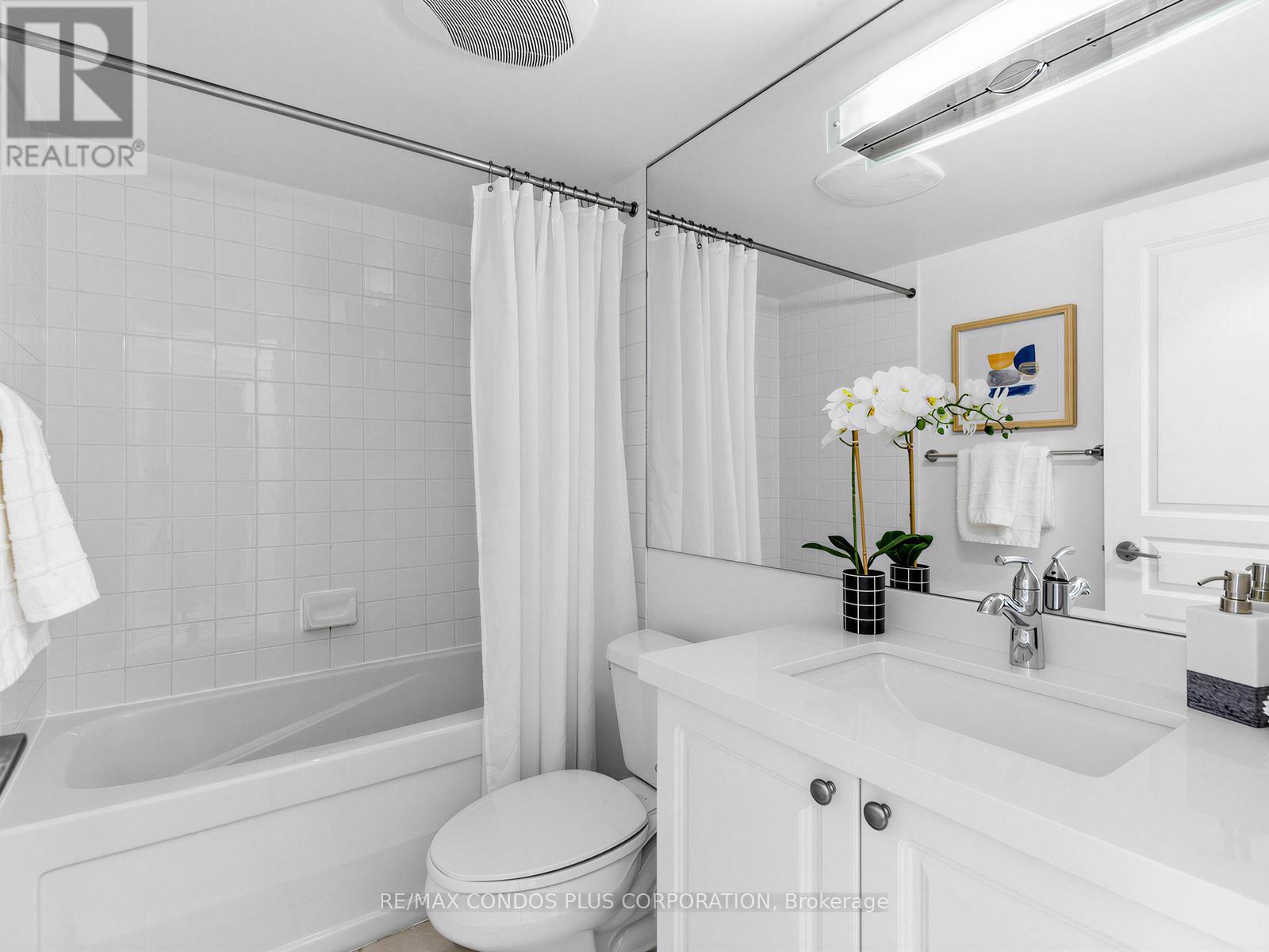 1012 - 18 Yonge Street, Toronto (waterfront Communities), Ontario