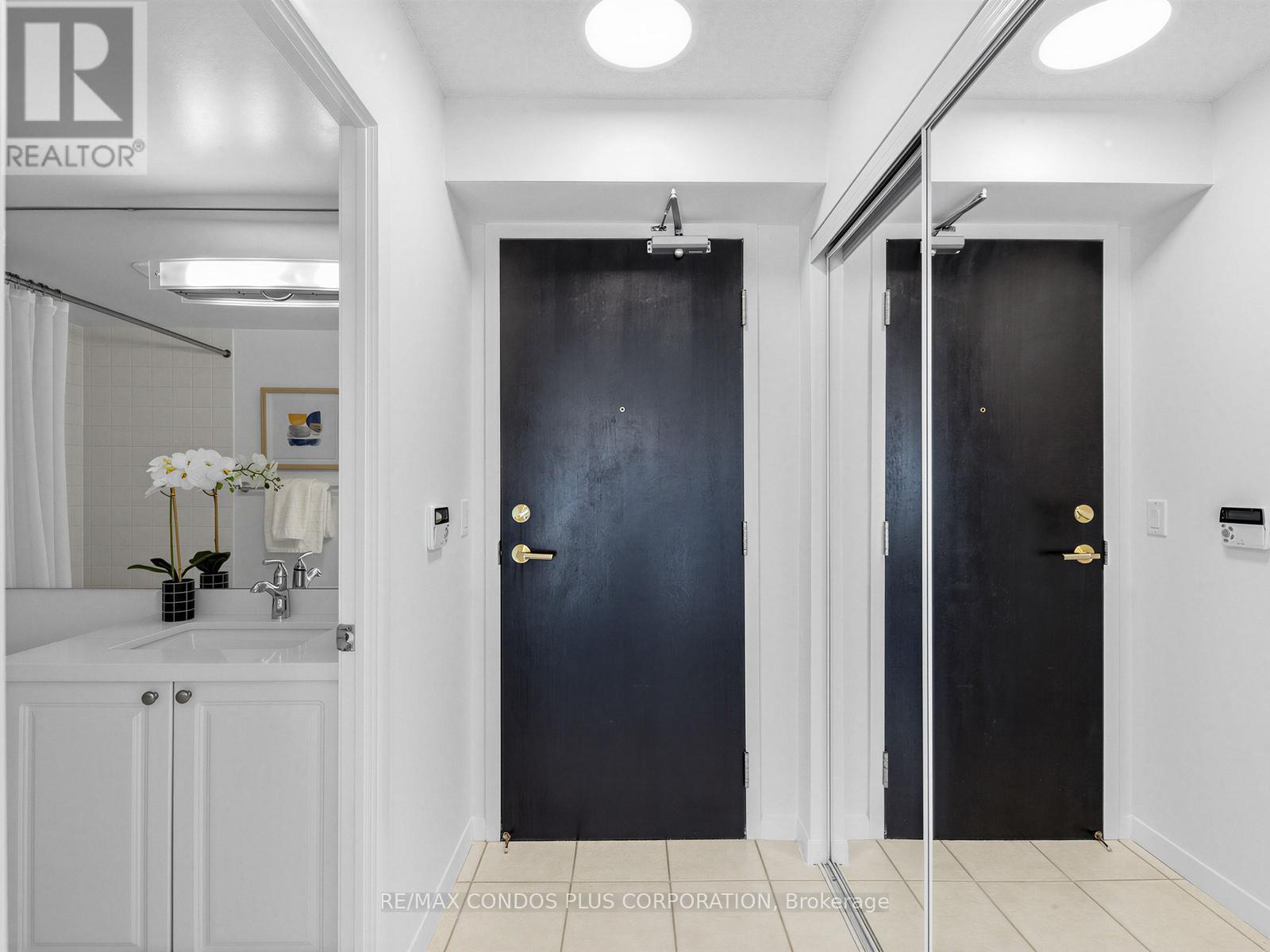 1012 - 18 Yonge Street, Toronto (waterfront Communities), Ontario