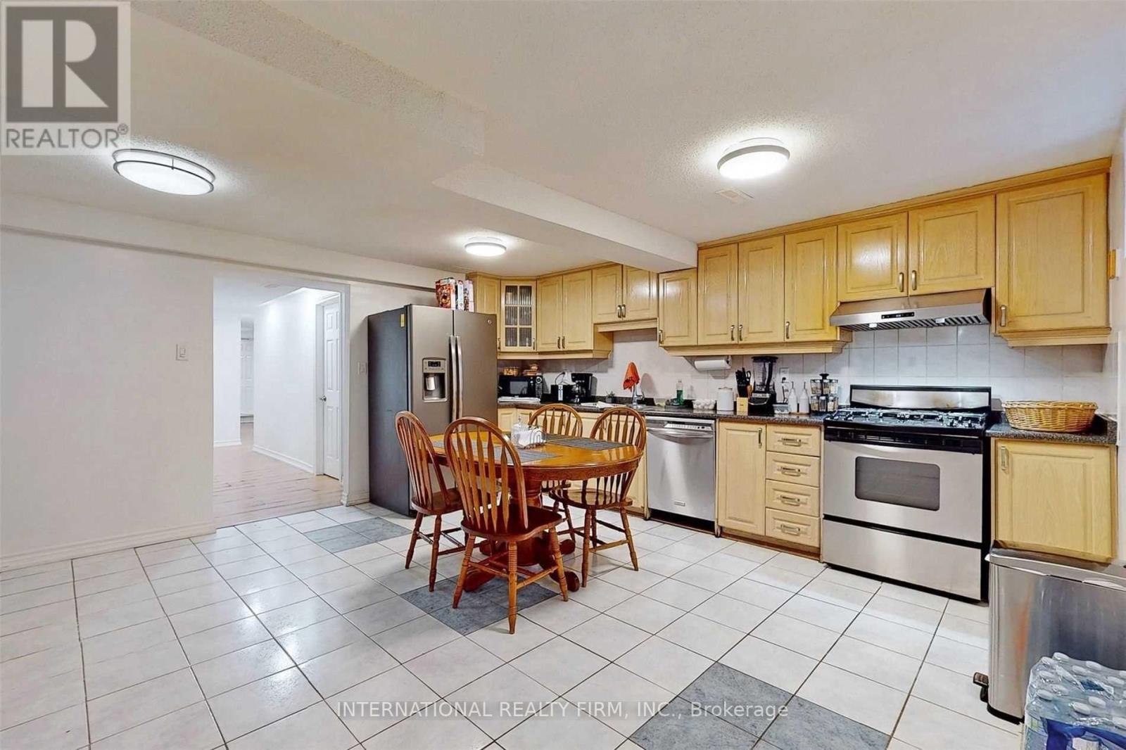 297 Gilbert Avenue, Toronto (caledonia-fairbank), Ontario