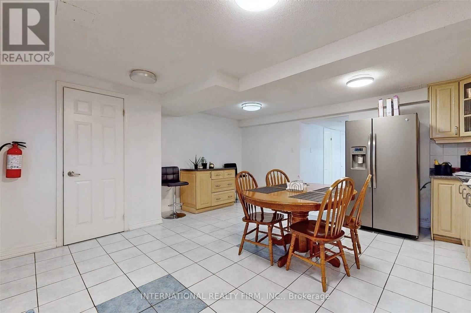 297 Gilbert Avenue, Toronto (caledonia-fairbank), Ontario