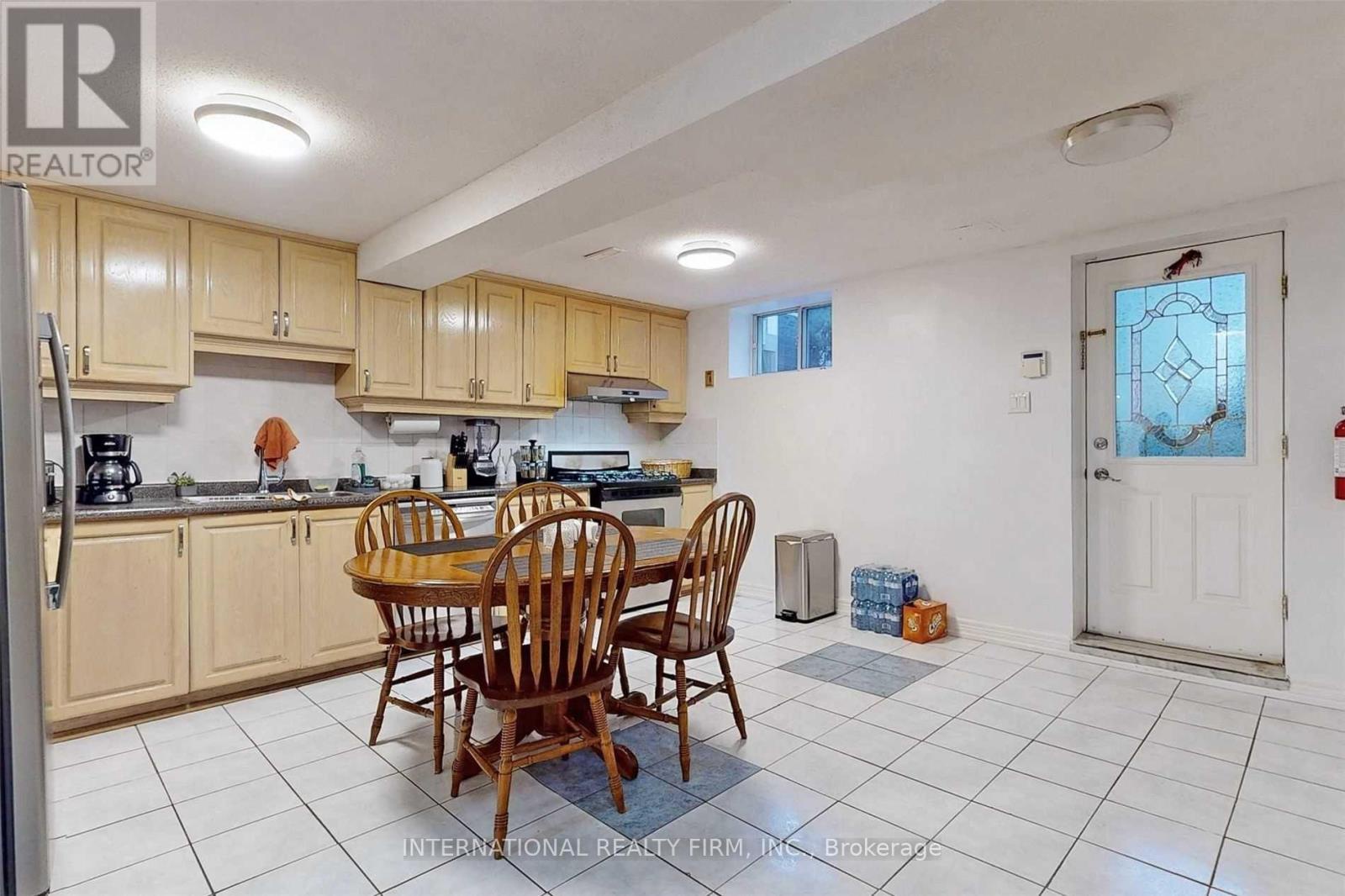 297 Gilbert Avenue, Toronto (caledonia-fairbank), Ontario