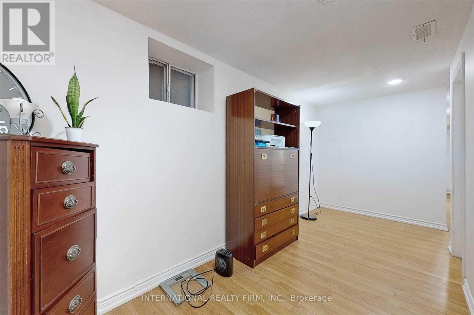 297 Gilbert Avenue, Toronto (caledonia-fairbank), Ontario
