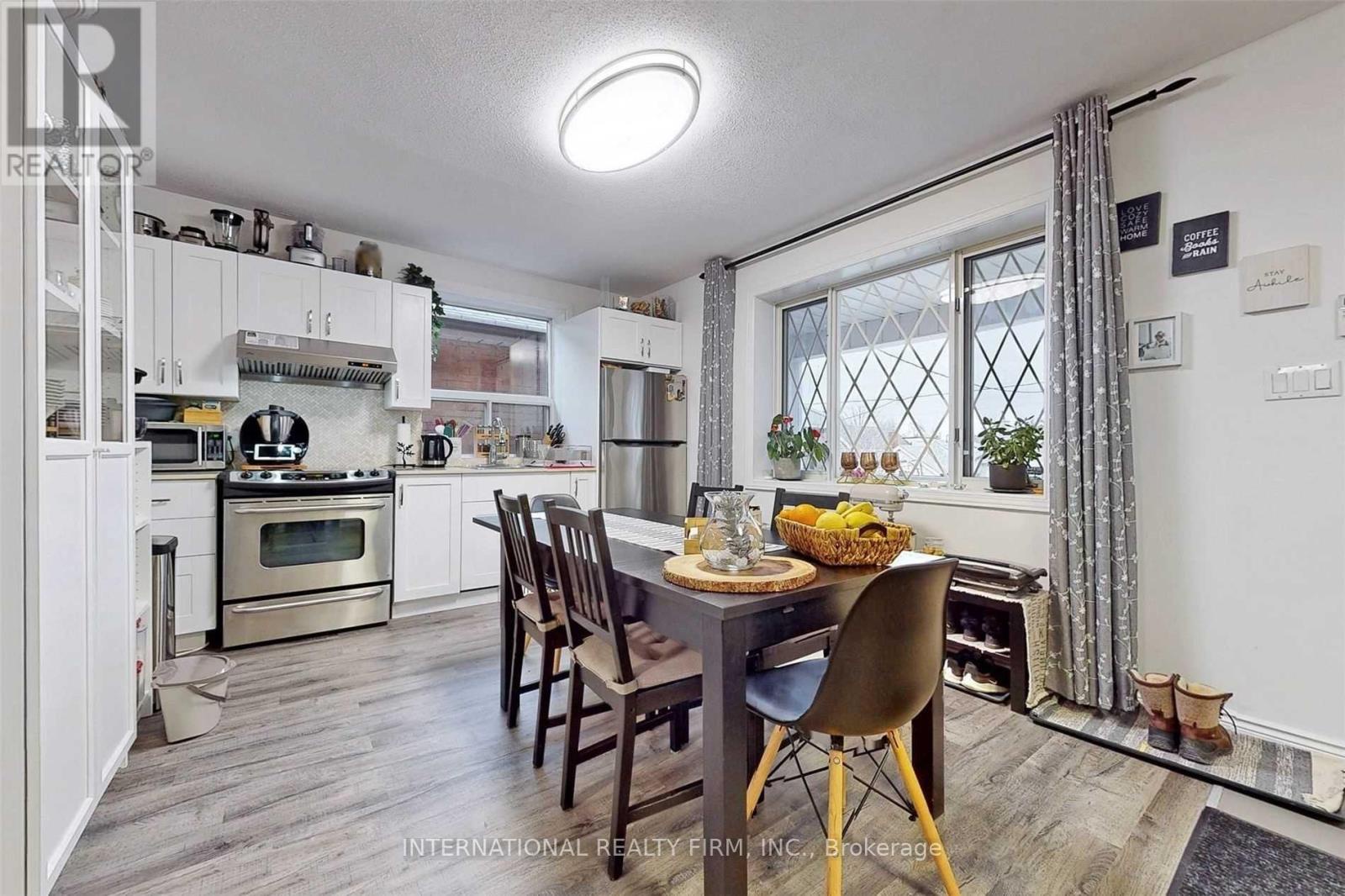 297 Gilbert Avenue, Toronto (caledonia-fairbank), Ontario