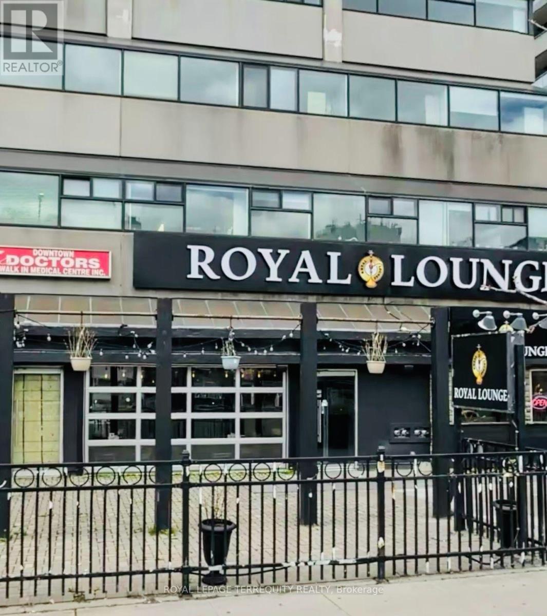 720 Spadina Avenue, Toronto (university), Ontario