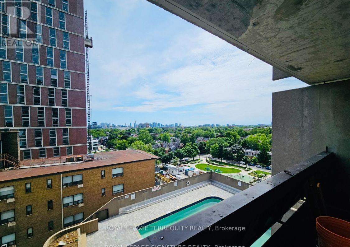 720 Spadina Avenue, Toronto (university), Ontario