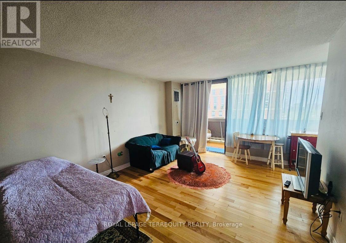 720 Spadina Avenue, Toronto (university), Ontario