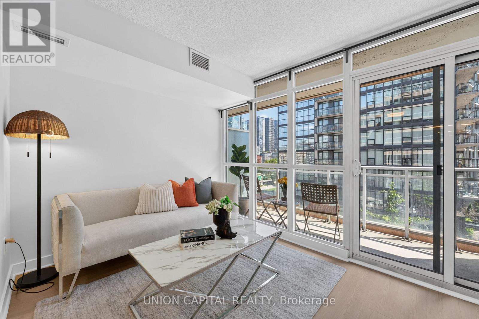 551 - 10 Capreol Court, Toronto (waterfront Communities), Ontario