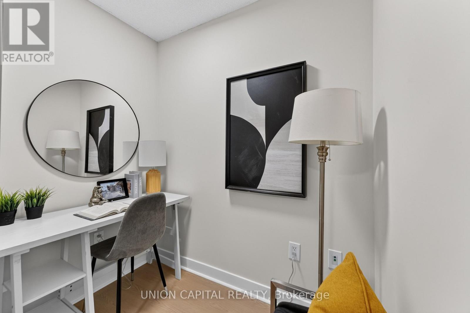 551 - 10 Capreol Court, Toronto (waterfront Communities), Ontario