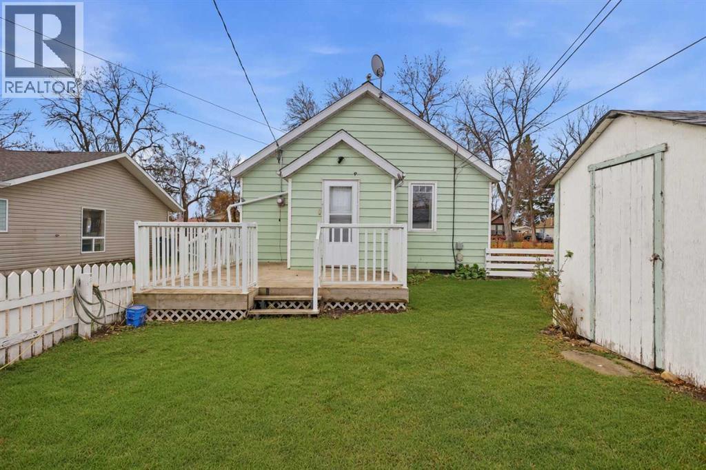 5112 47 Avenue, Ponoka, Alberta