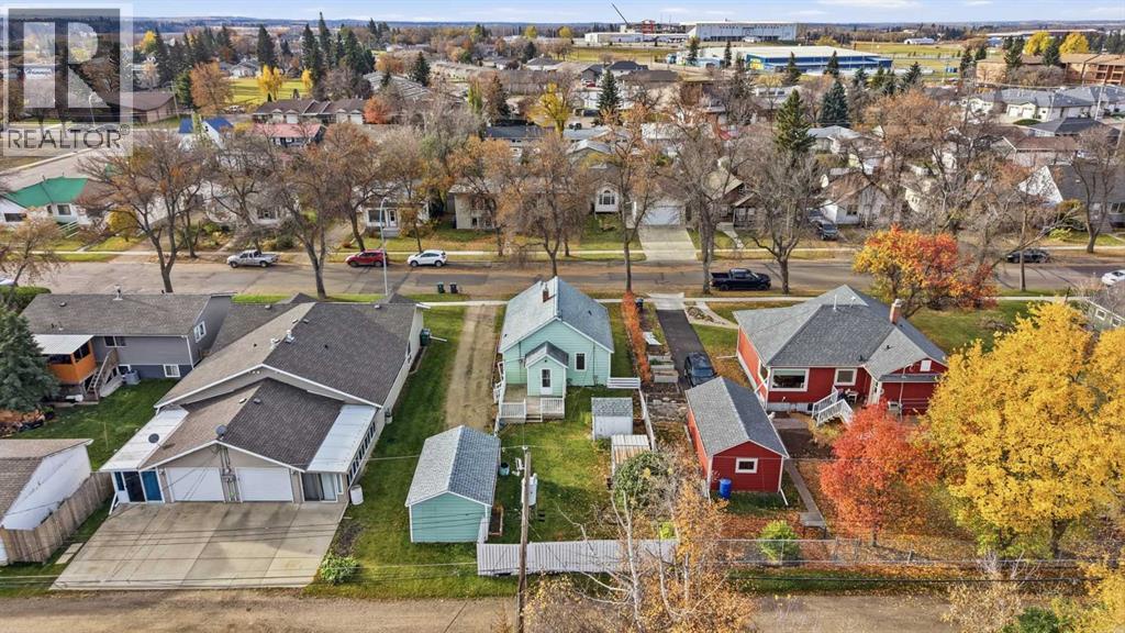 5112 47 Avenue, Ponoka, Alberta
