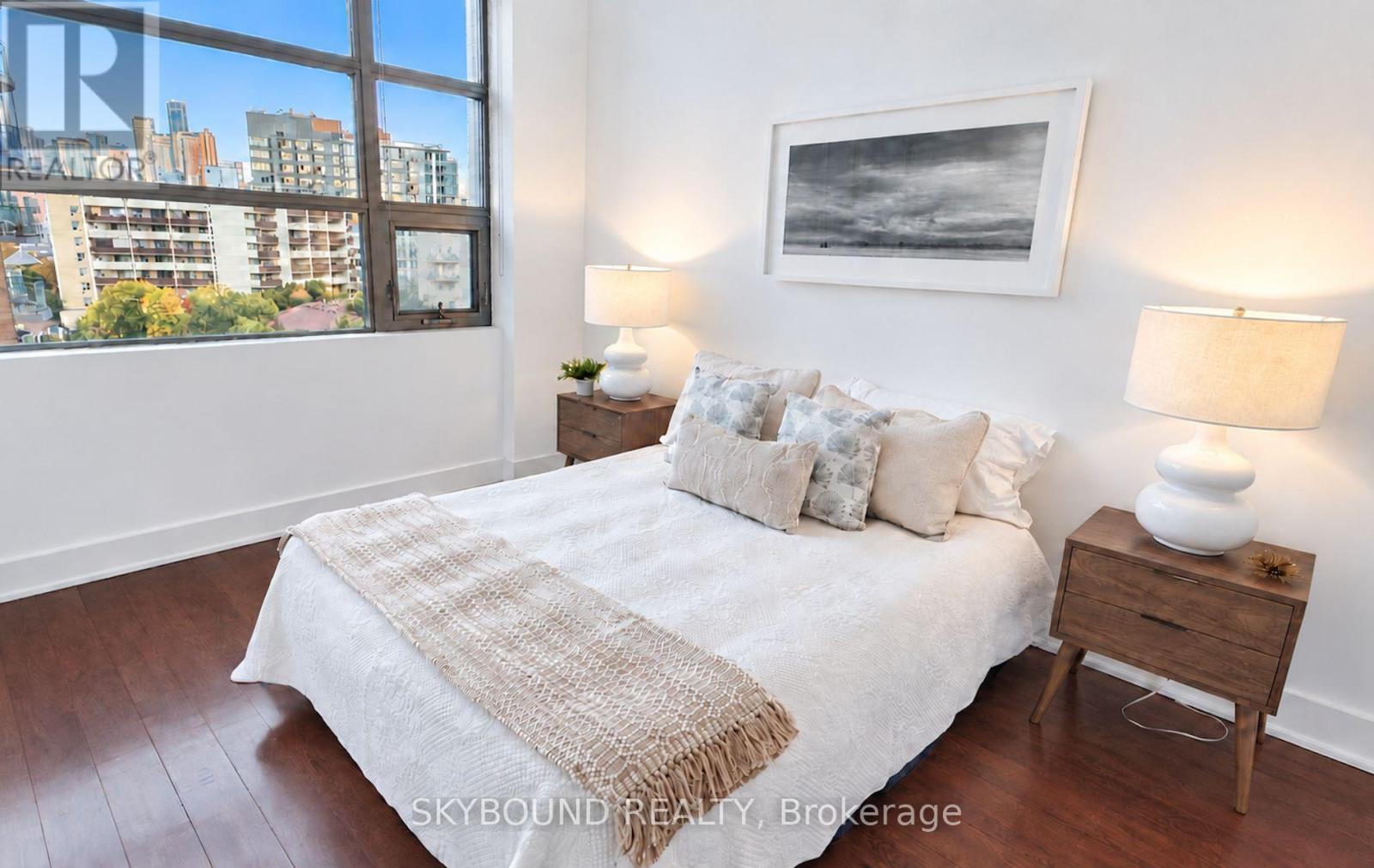 524 - 637 Lakeshore Boulevard W, Toronto (niagara), Ontario