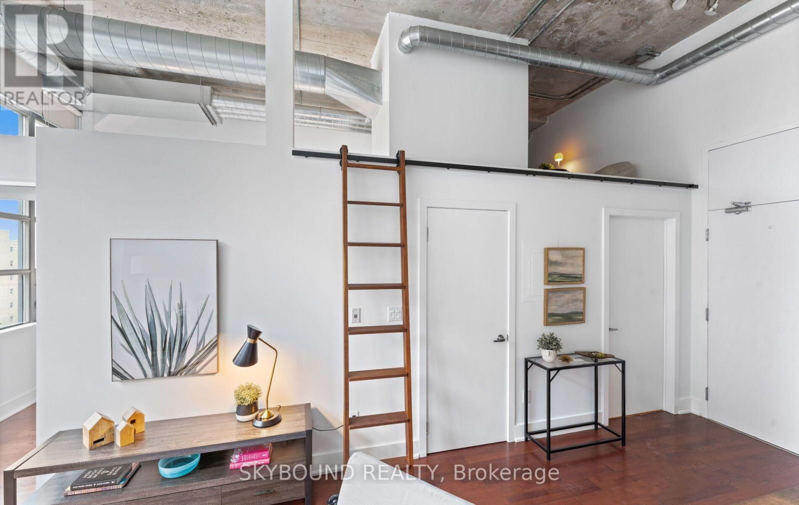 524 - 637 Lakeshore Boulevard W, Toronto (niagara), Ontario