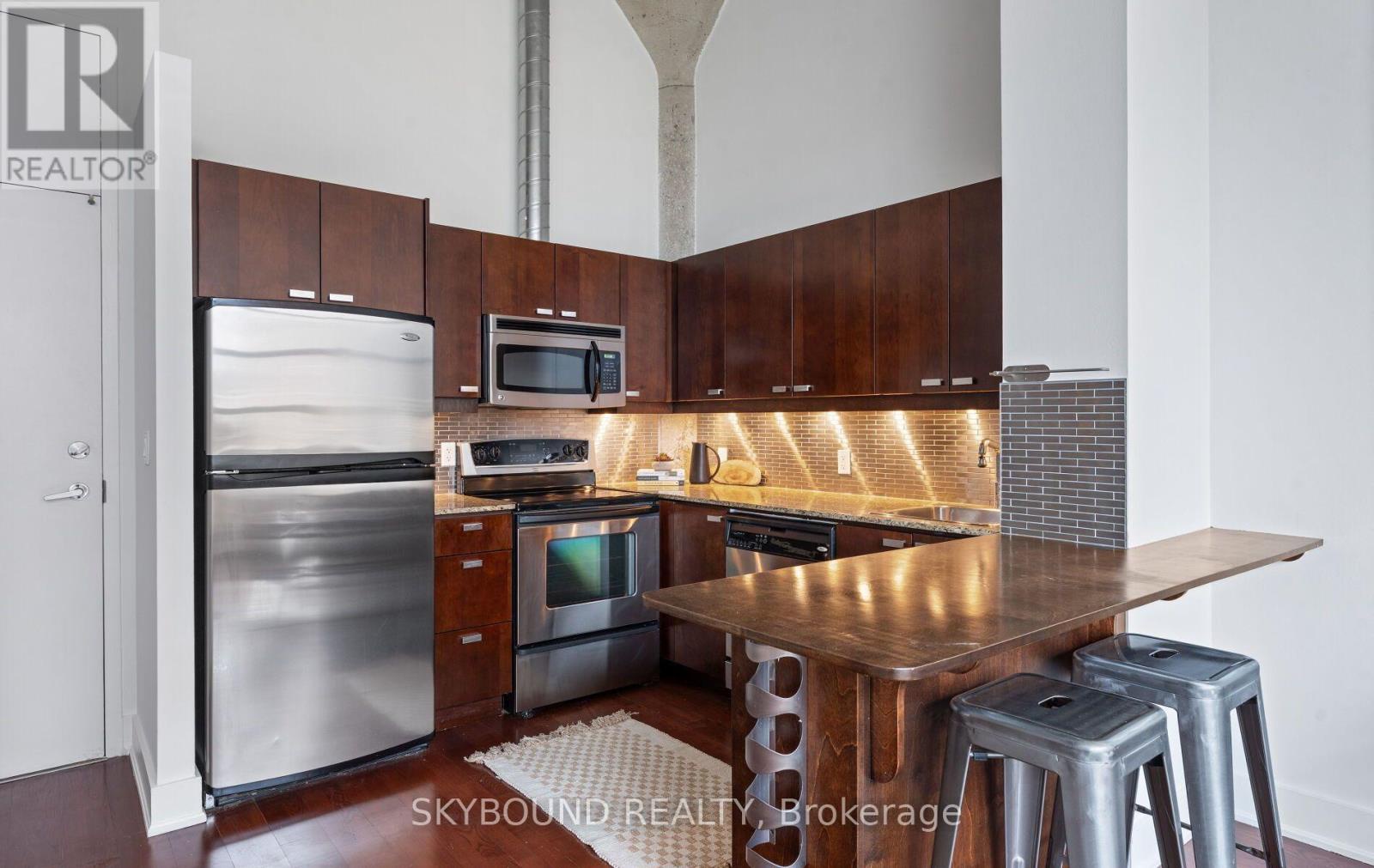 524 - 637 Lakeshore Boulevard W, Toronto (niagara), Ontario