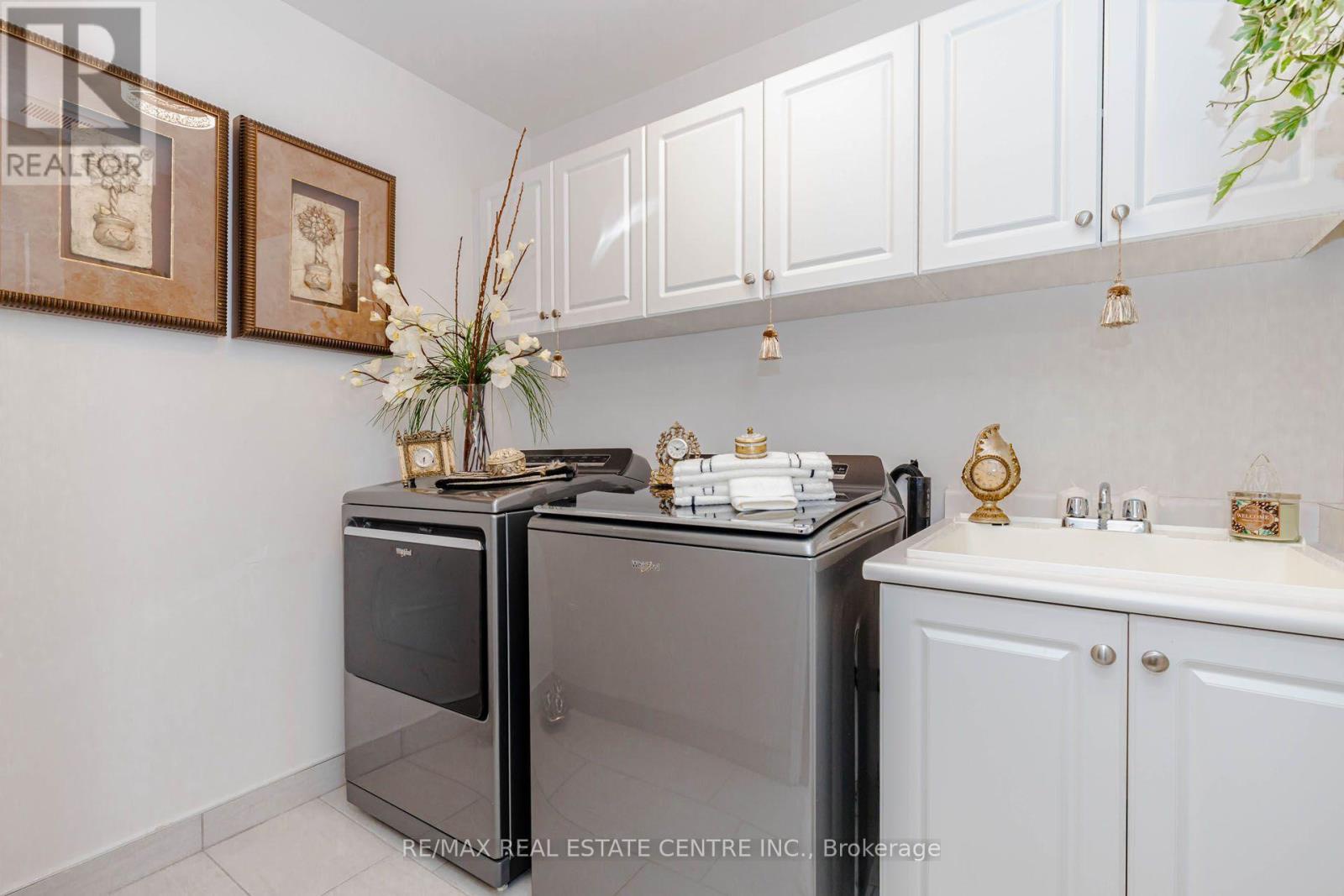 4061 Channing Crescent, Oakville (go Glenorchy), Ontario