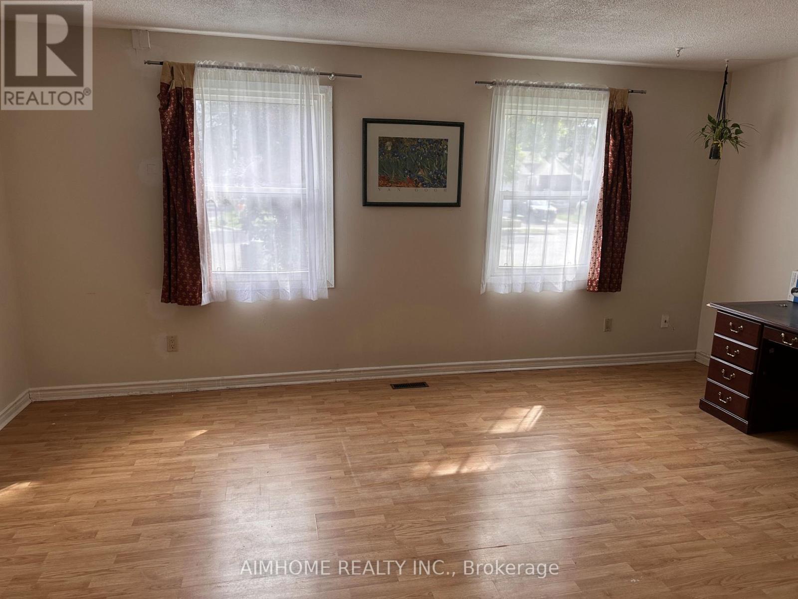 302 Cliffwood Road, Toronto (hillcrest Village), Ontario