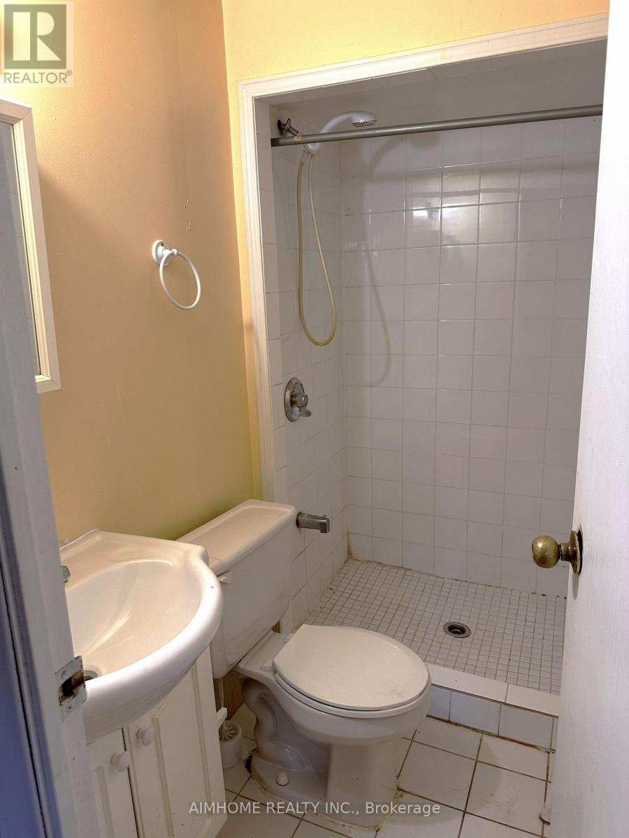 302 Cliffwood Road, Toronto (hillcrest Village), Ontario