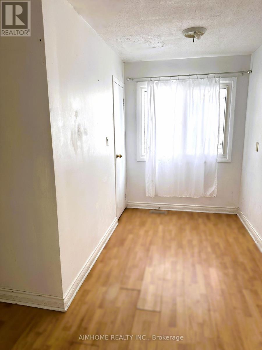 302 Cliffwood Road, Toronto (hillcrest Village), Ontario