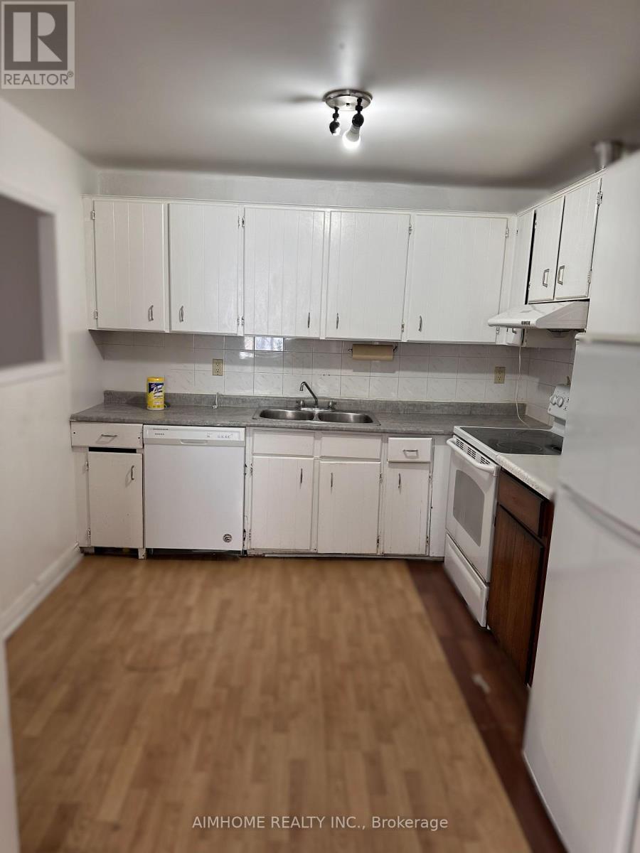 302 Cliffwood Road, Toronto (hillcrest Village), Ontario