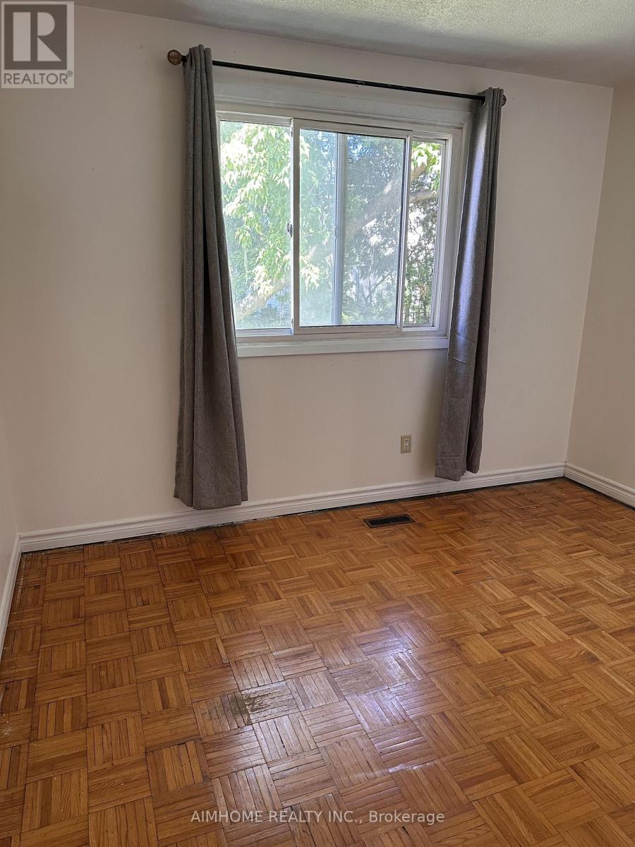 302 Cliffwood Road, Toronto (hillcrest Village), Ontario