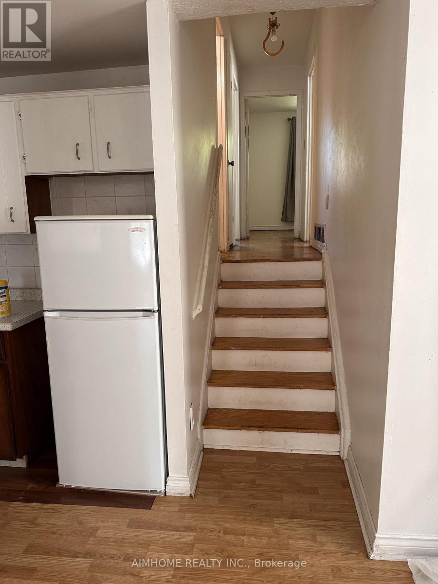 302 Cliffwood Road, Toronto (hillcrest Village), Ontario