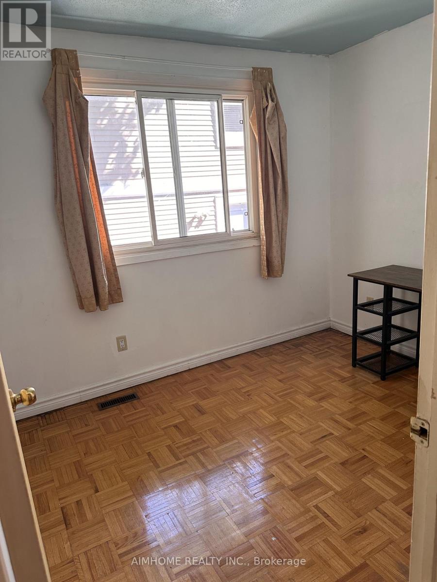 302 Cliffwood Road, Toronto (hillcrest Village), Ontario
